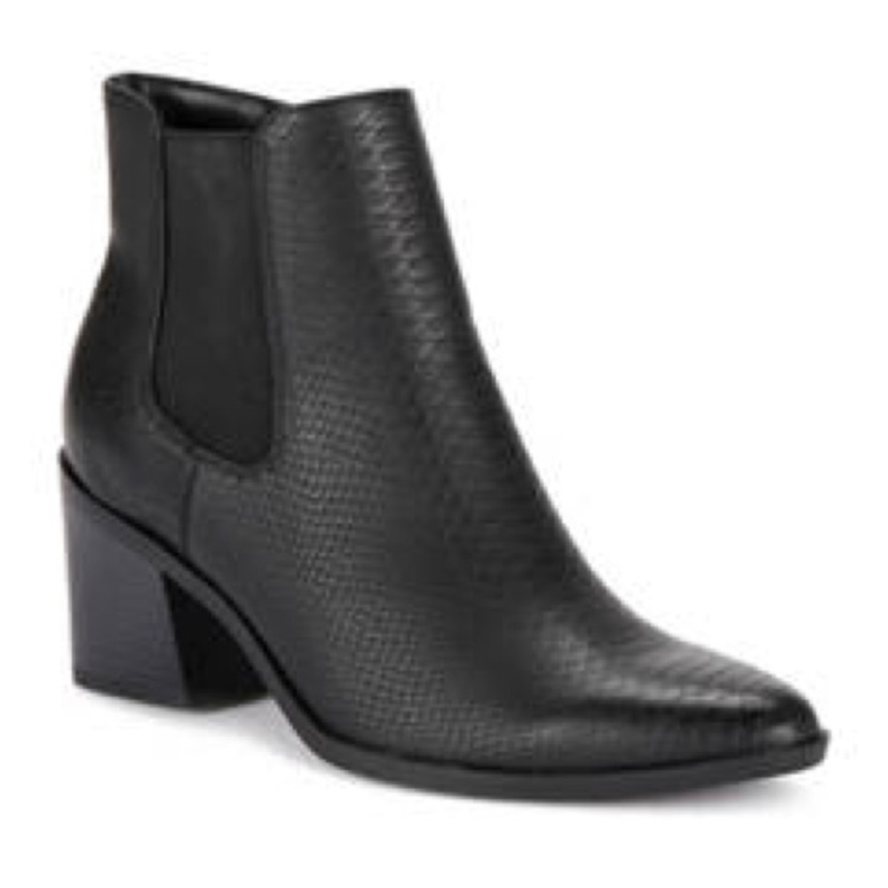 The‎ Limited Kiki Chelsea Booties Black